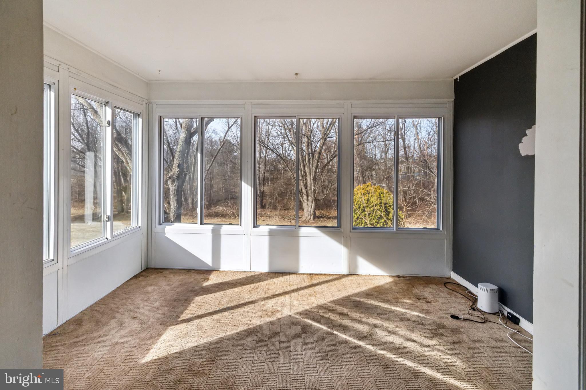 6 VALLEY DRIVE