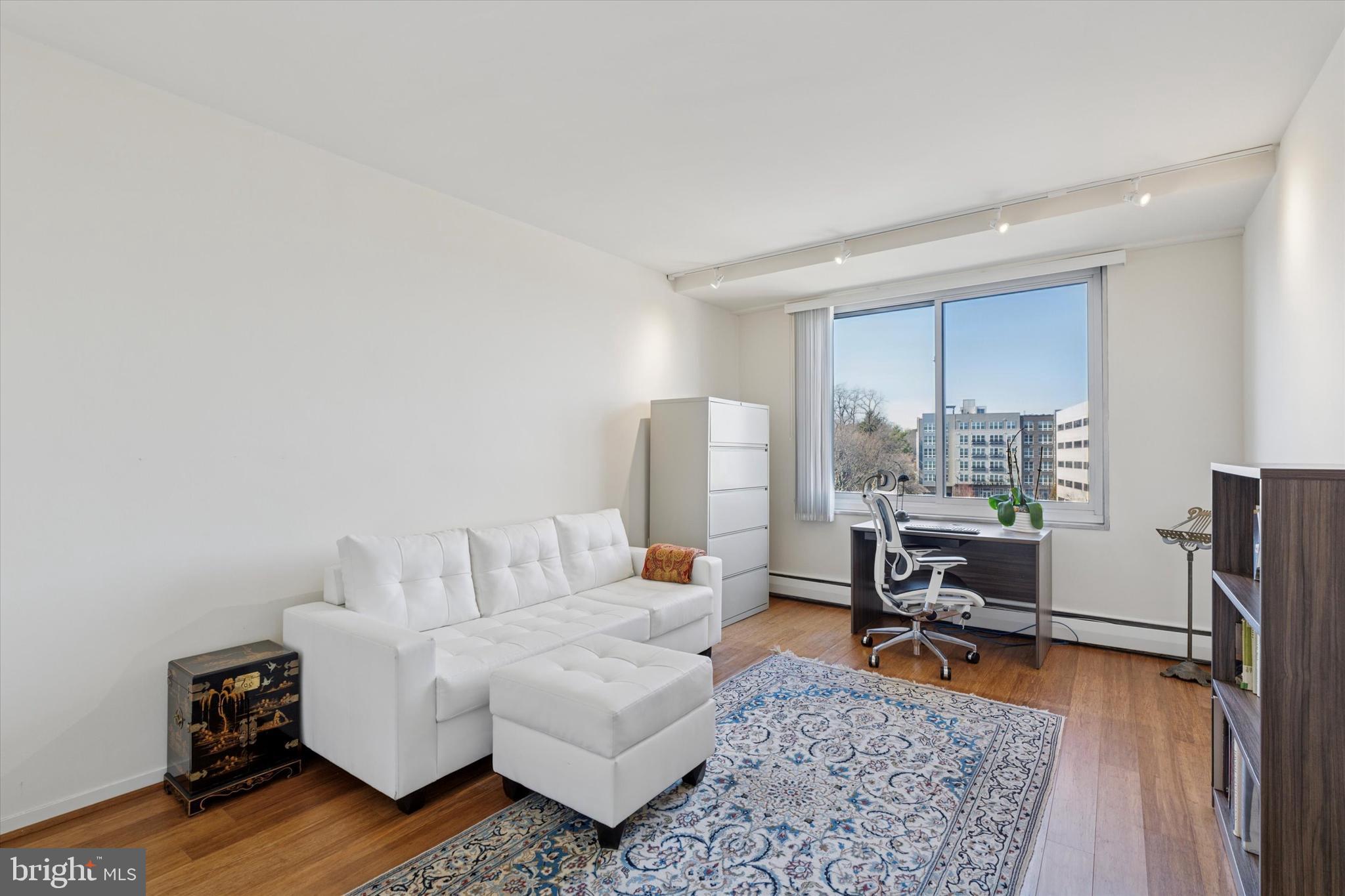 191 PRESIDENTIAL BOULEVARD R720