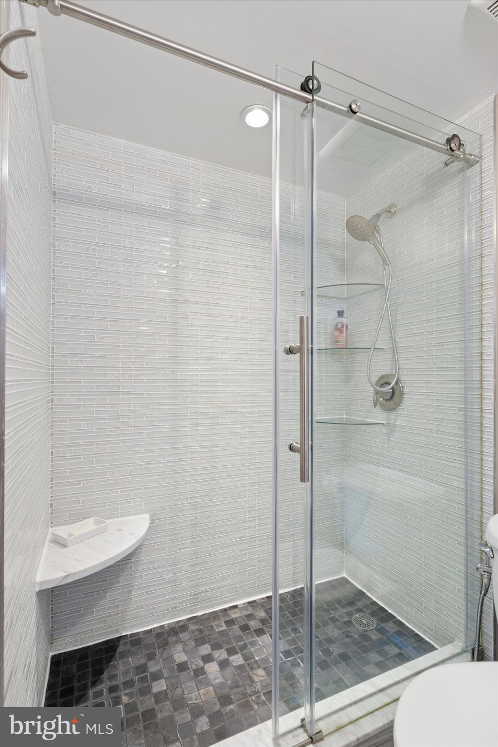 191 PRESIDENTIAL BOULEVARD R720