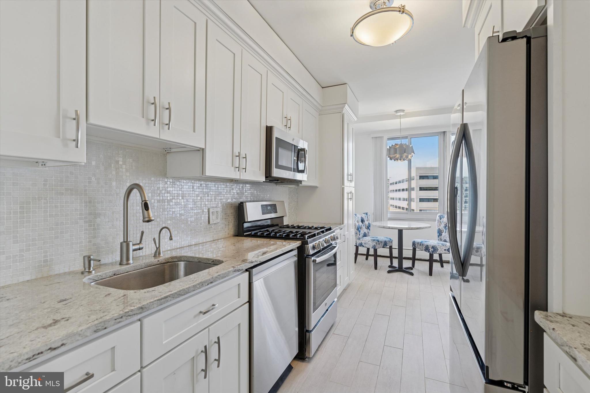 191 PRESIDENTIAL BOULEVARD R720