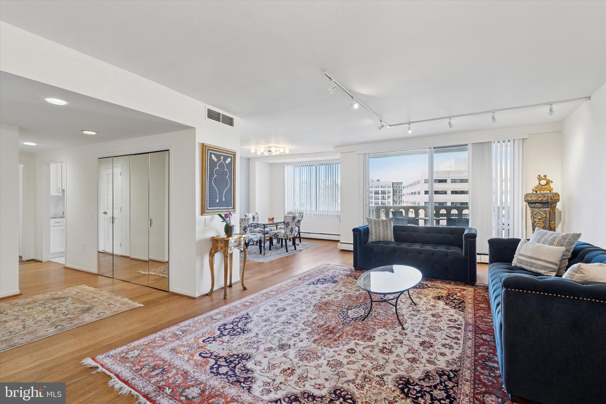 191 PRESIDENTIAL BOULEVARD R720