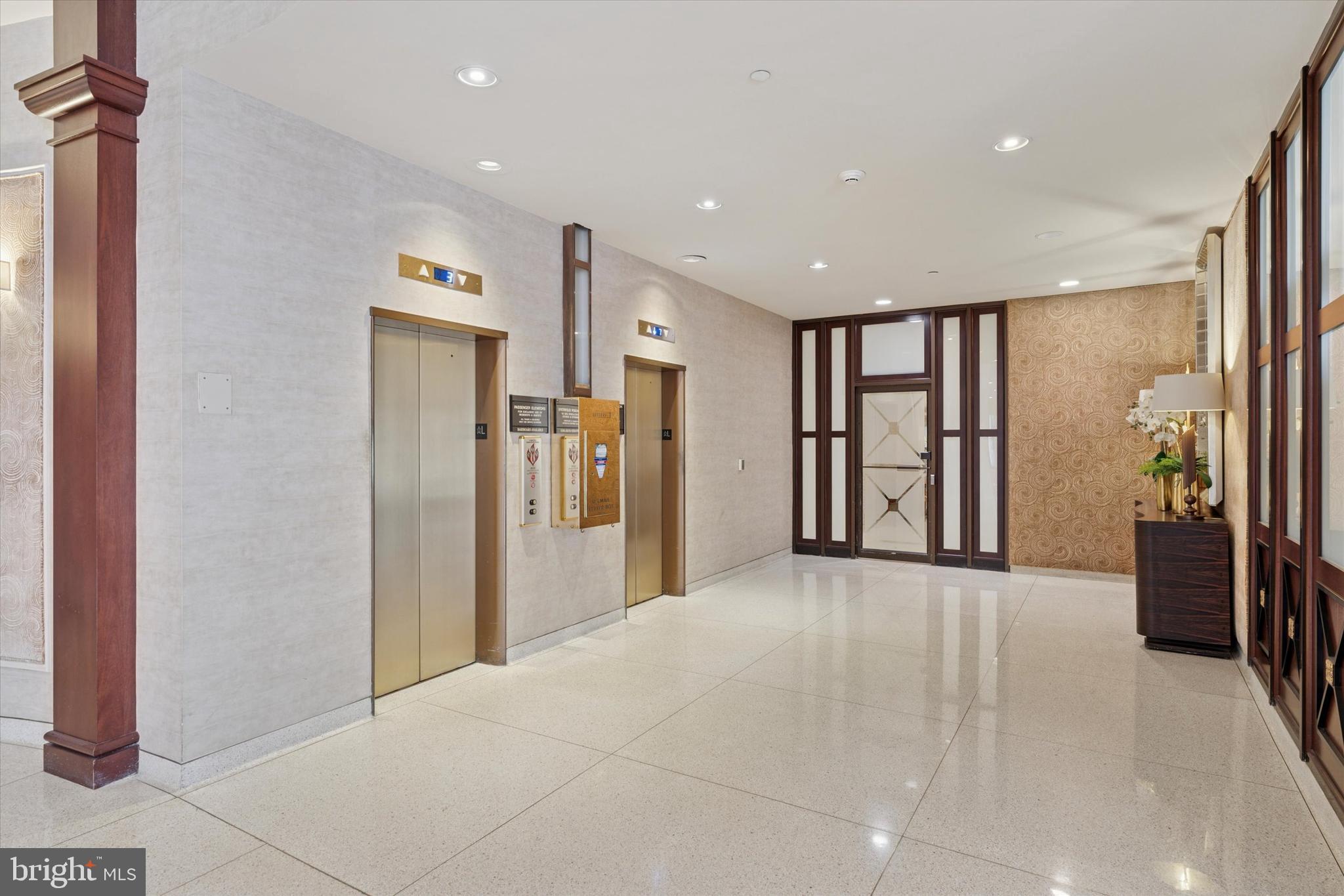 191 PRESIDENTIAL BOULEVARD R720