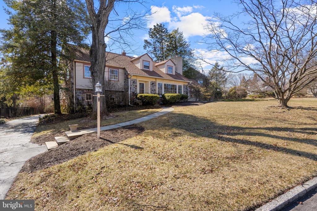 428 REDLEAF ROAD