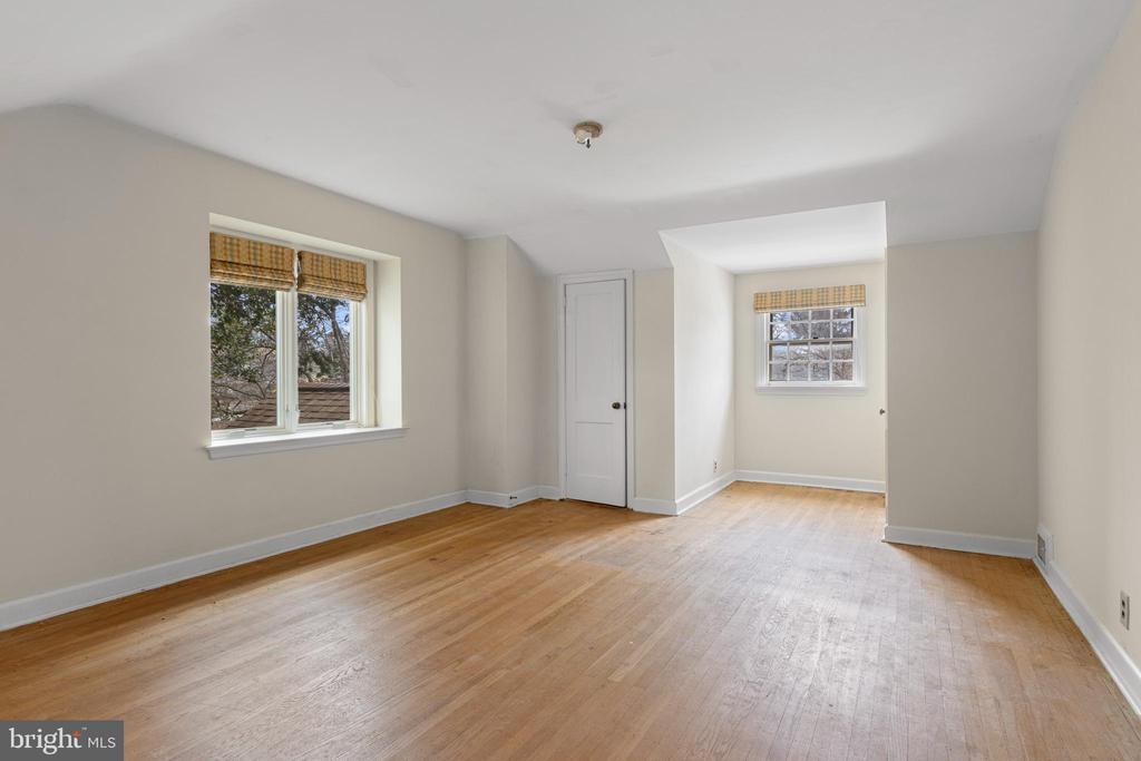 428 REDLEAF ROAD