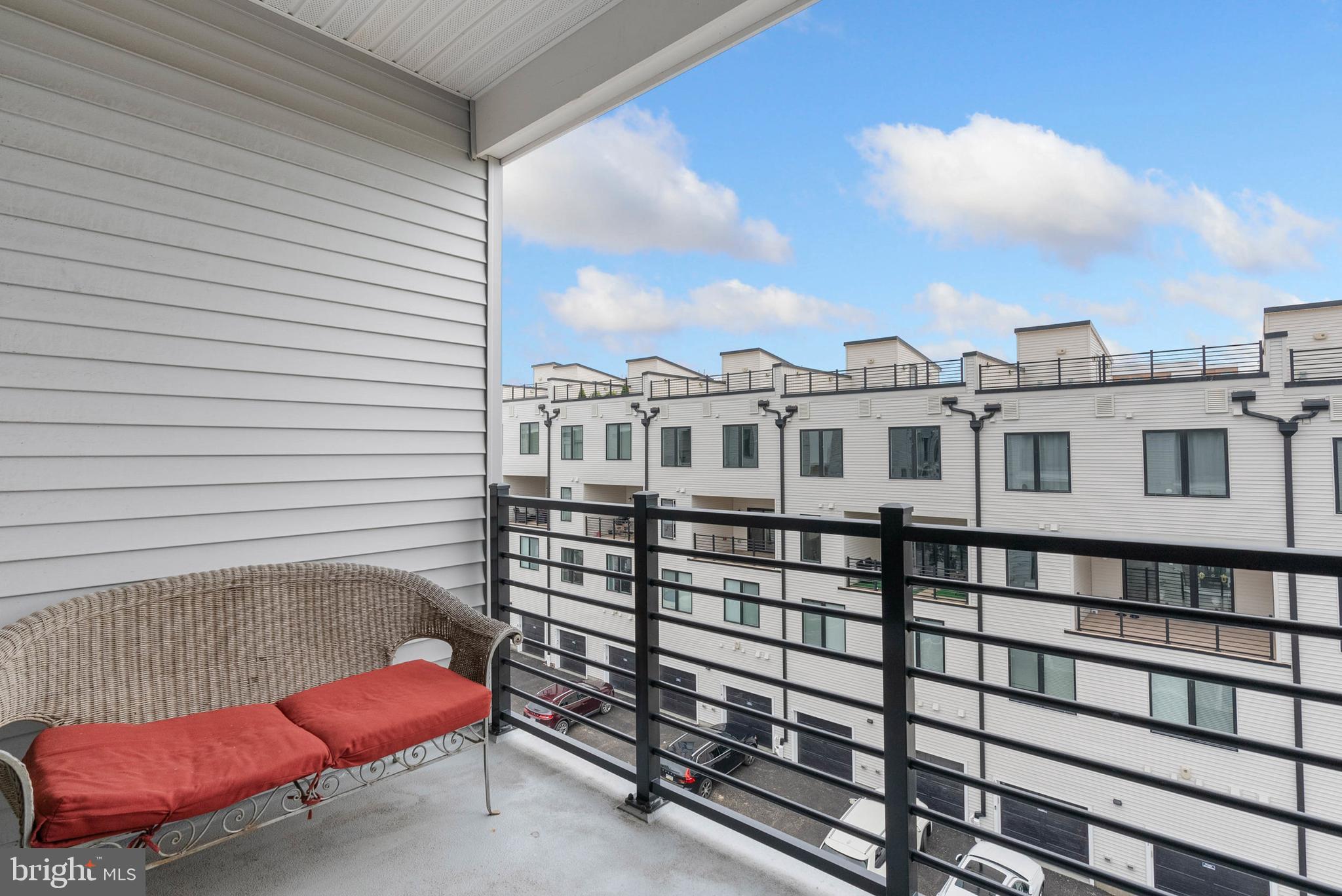 704 BREWSTER ALLEY