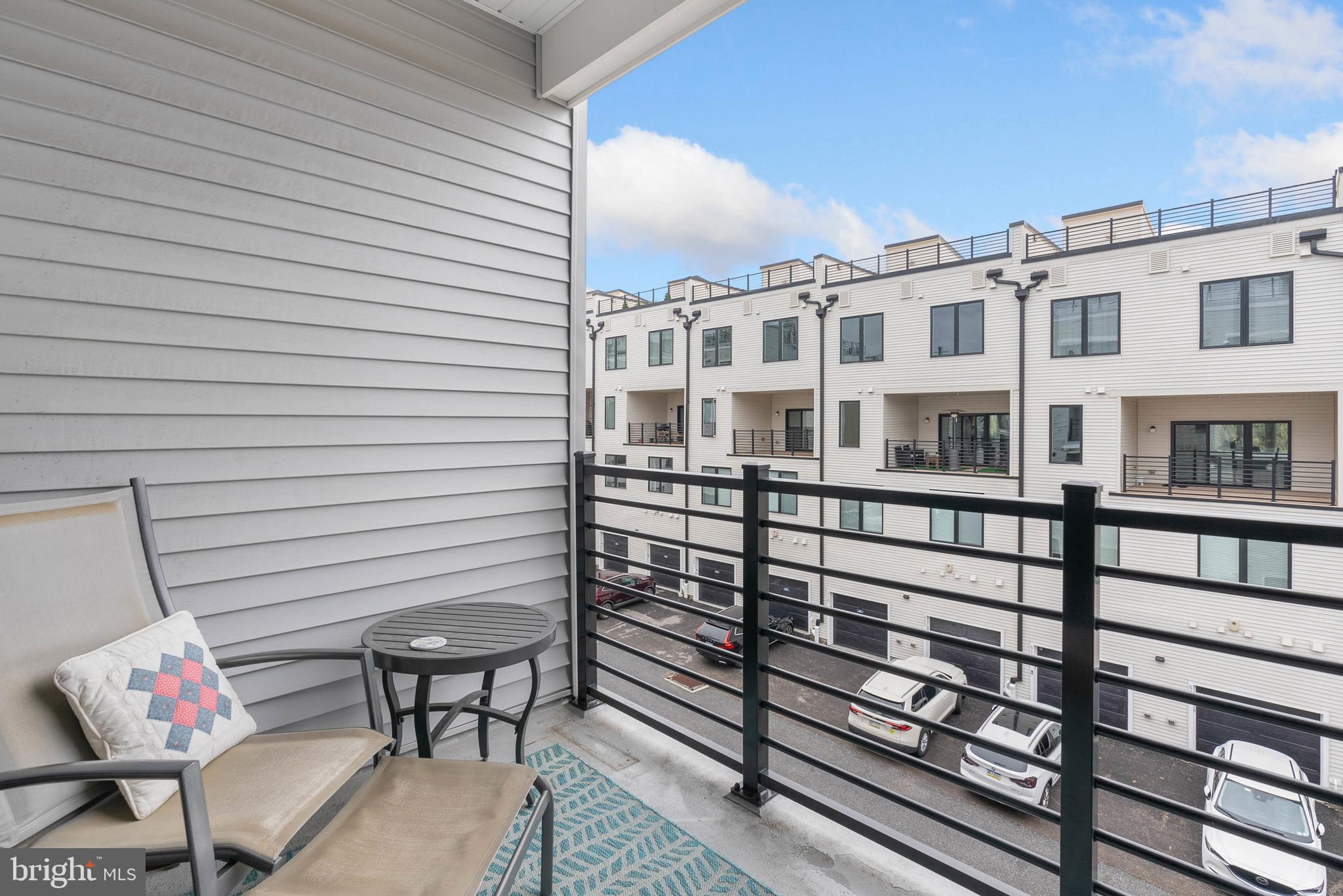 704 BREWSTER ALLEY