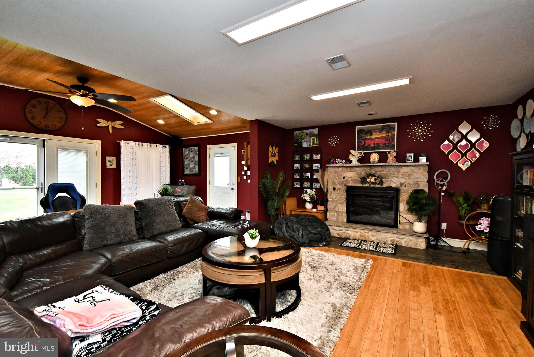 1329 HORSHAM ROAD