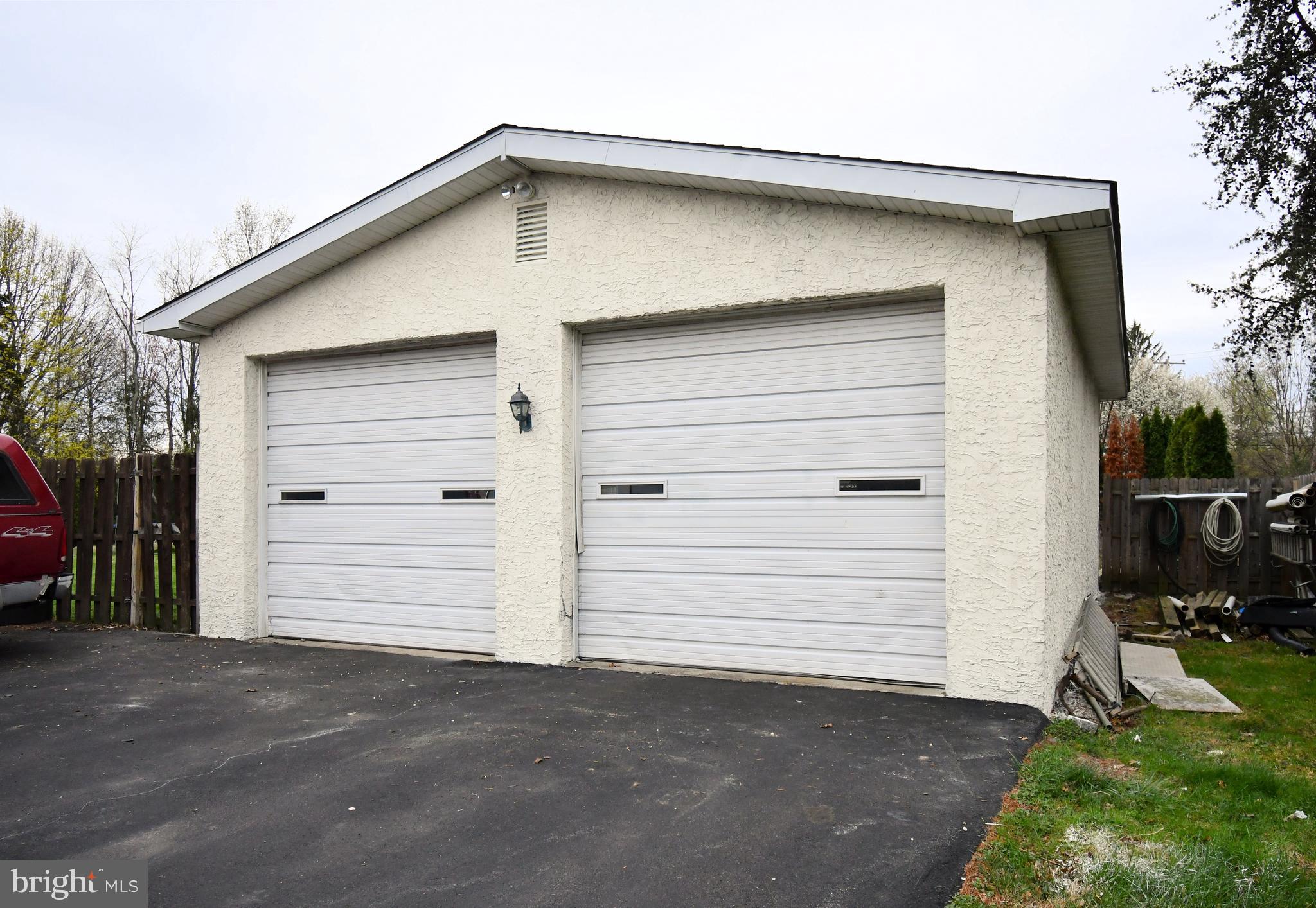 1329 HORSHAM ROAD