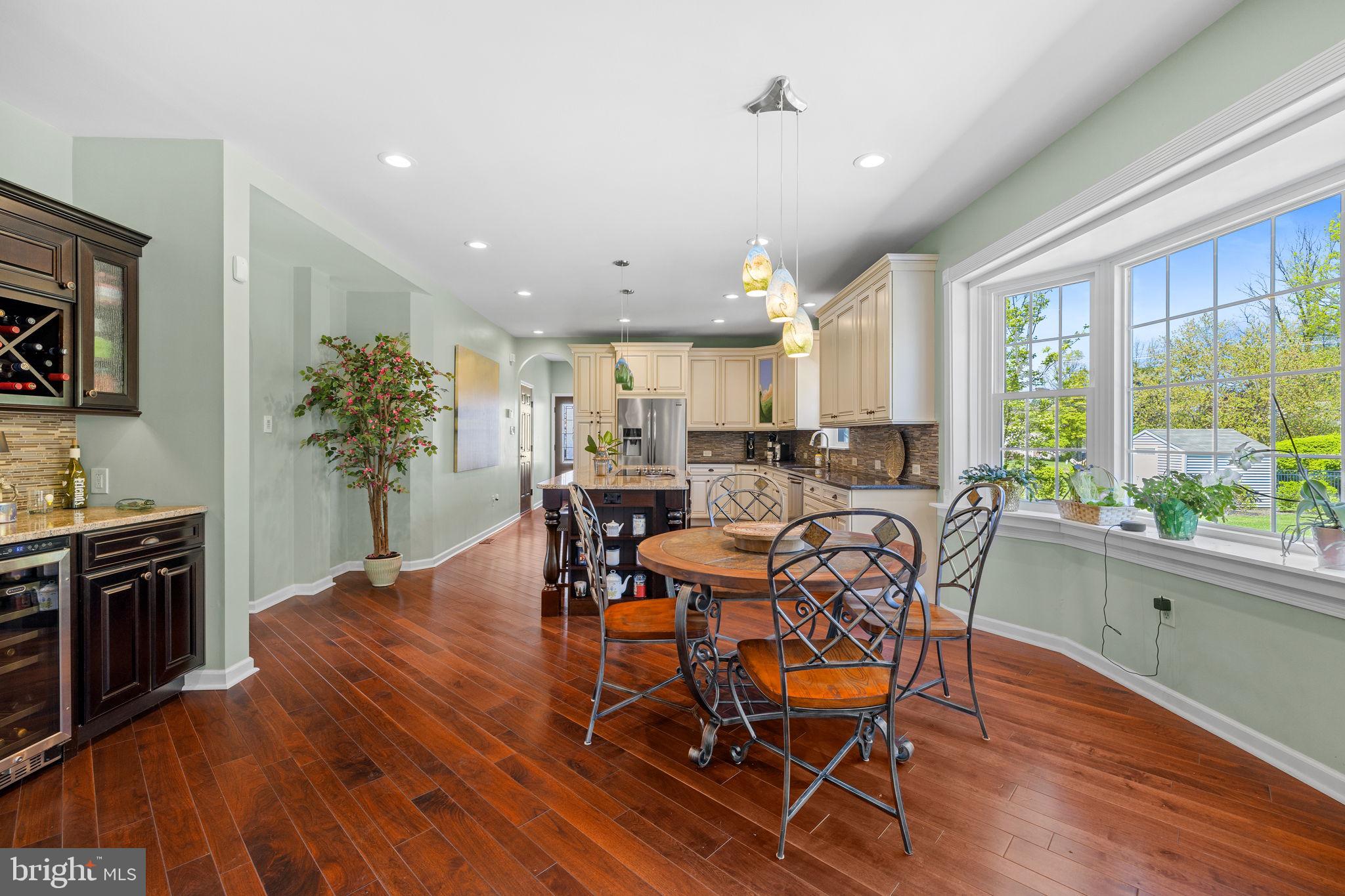 1721 THORNBURY LANE