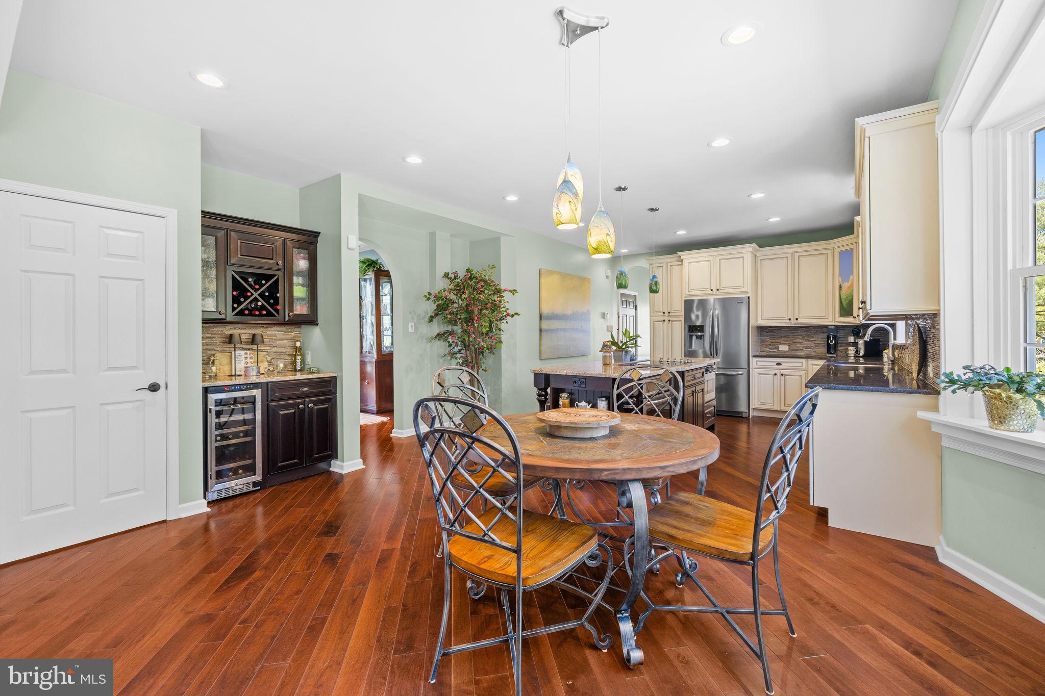 1721 THORNBURY LANE