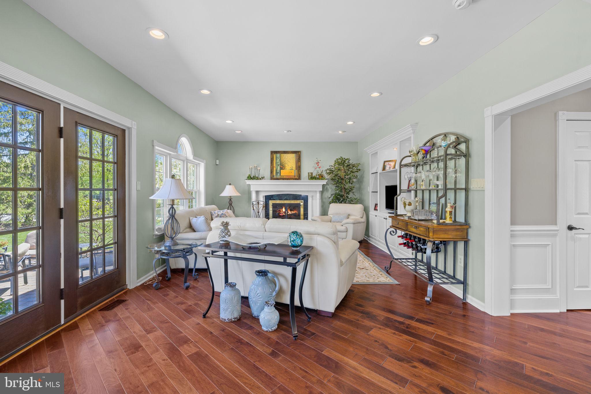 1721 THORNBURY LANE