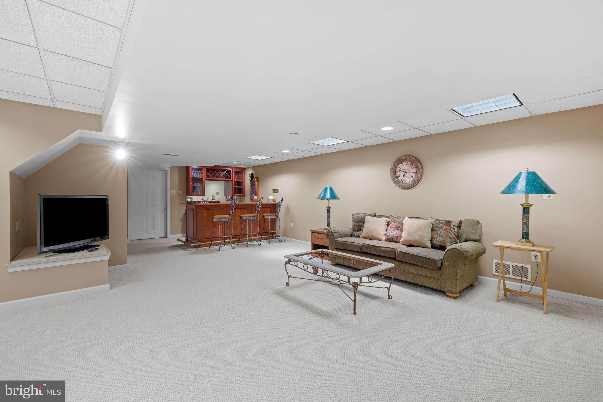 1721 THORNBURY LANE