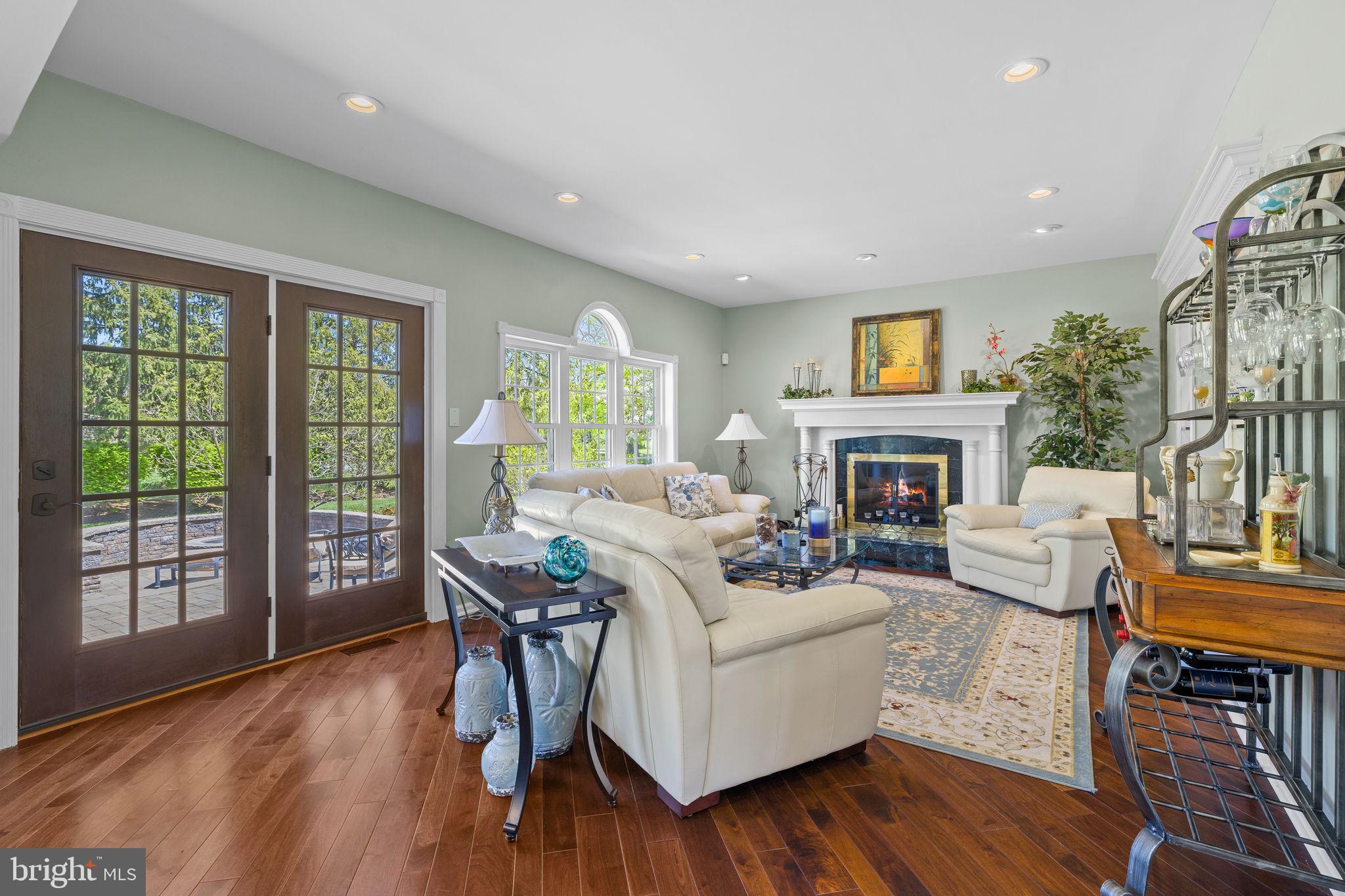 1721 THORNBURY LANE
