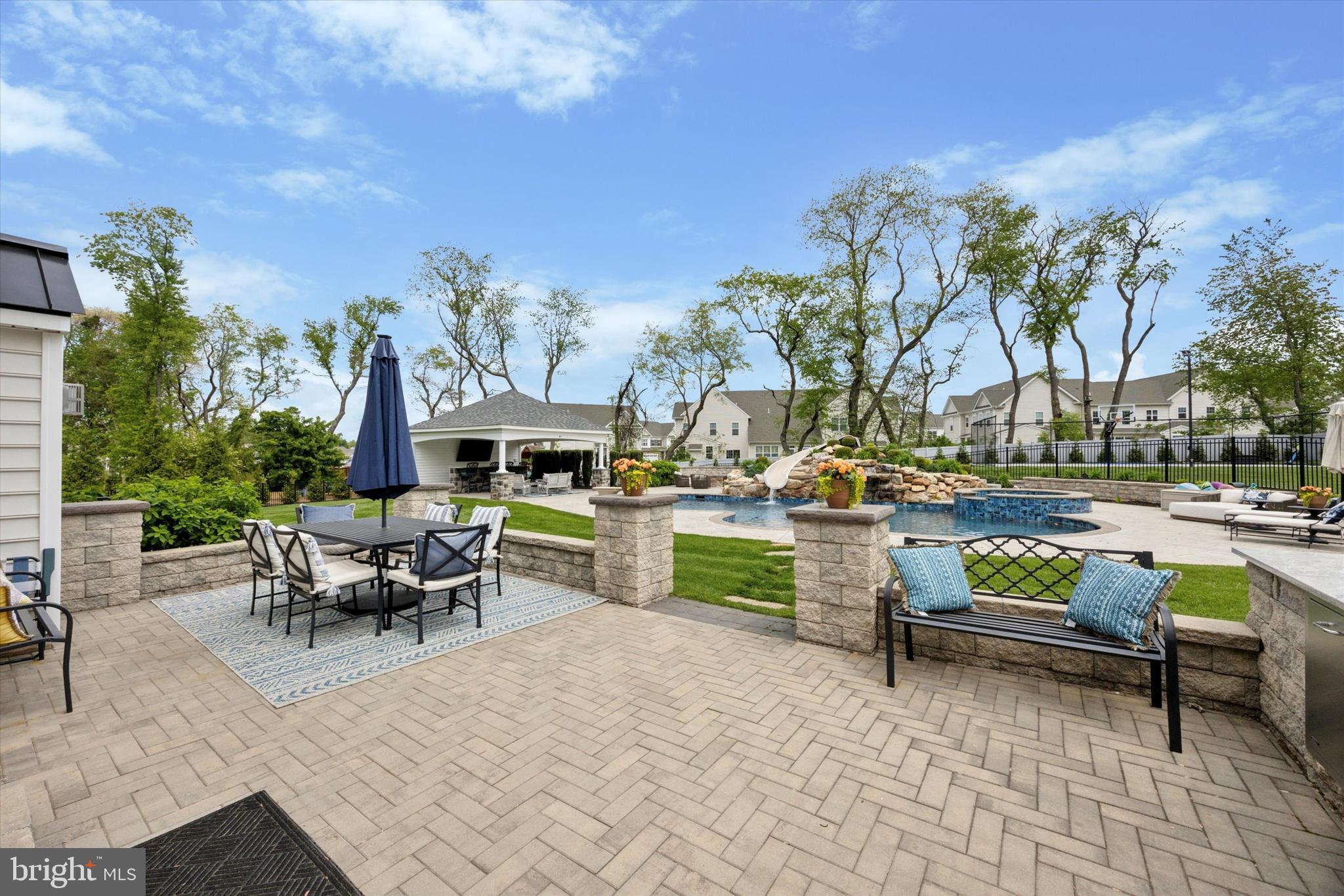 37 STARMONT WAY