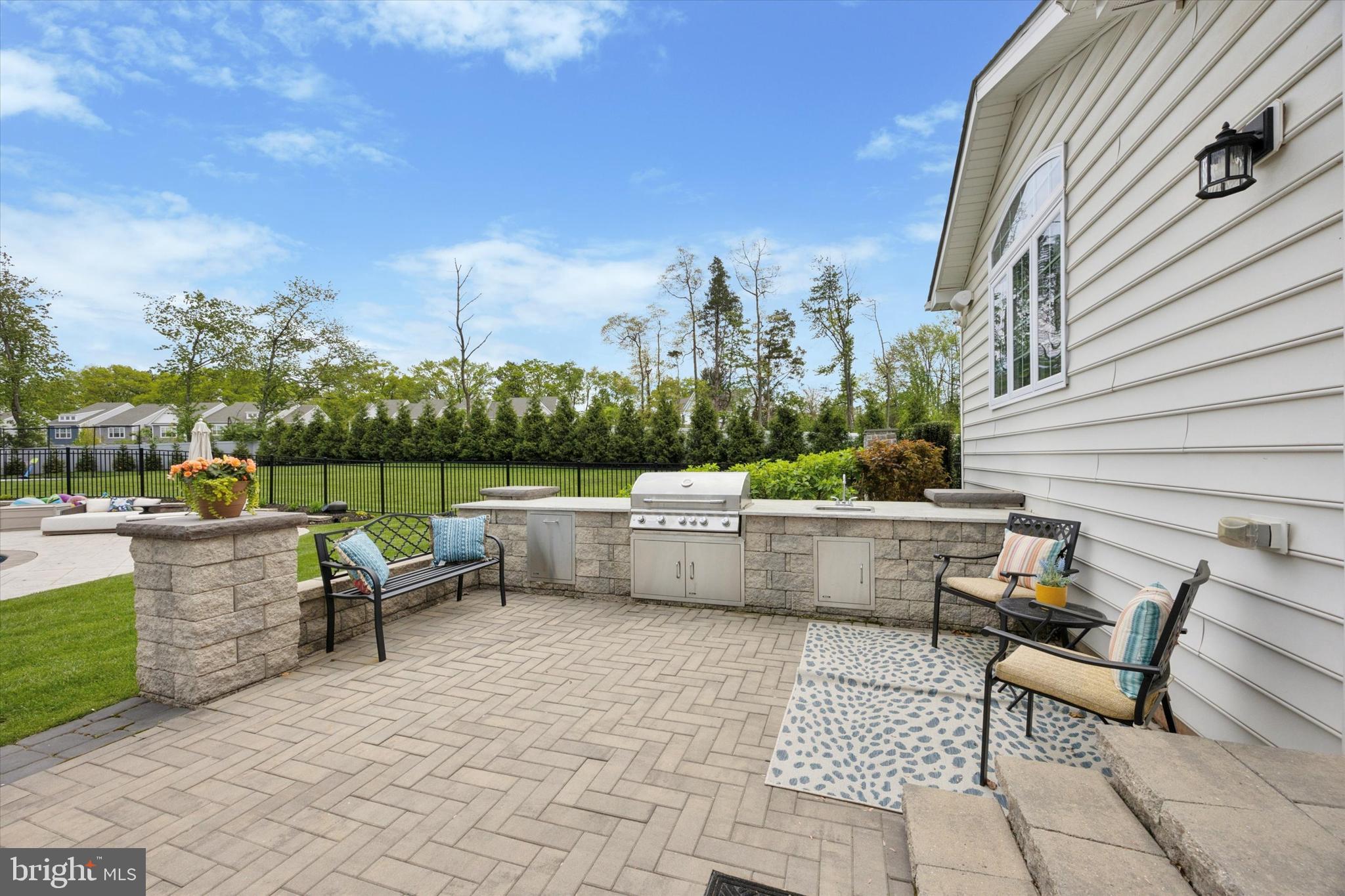 37 STARMONT WAY