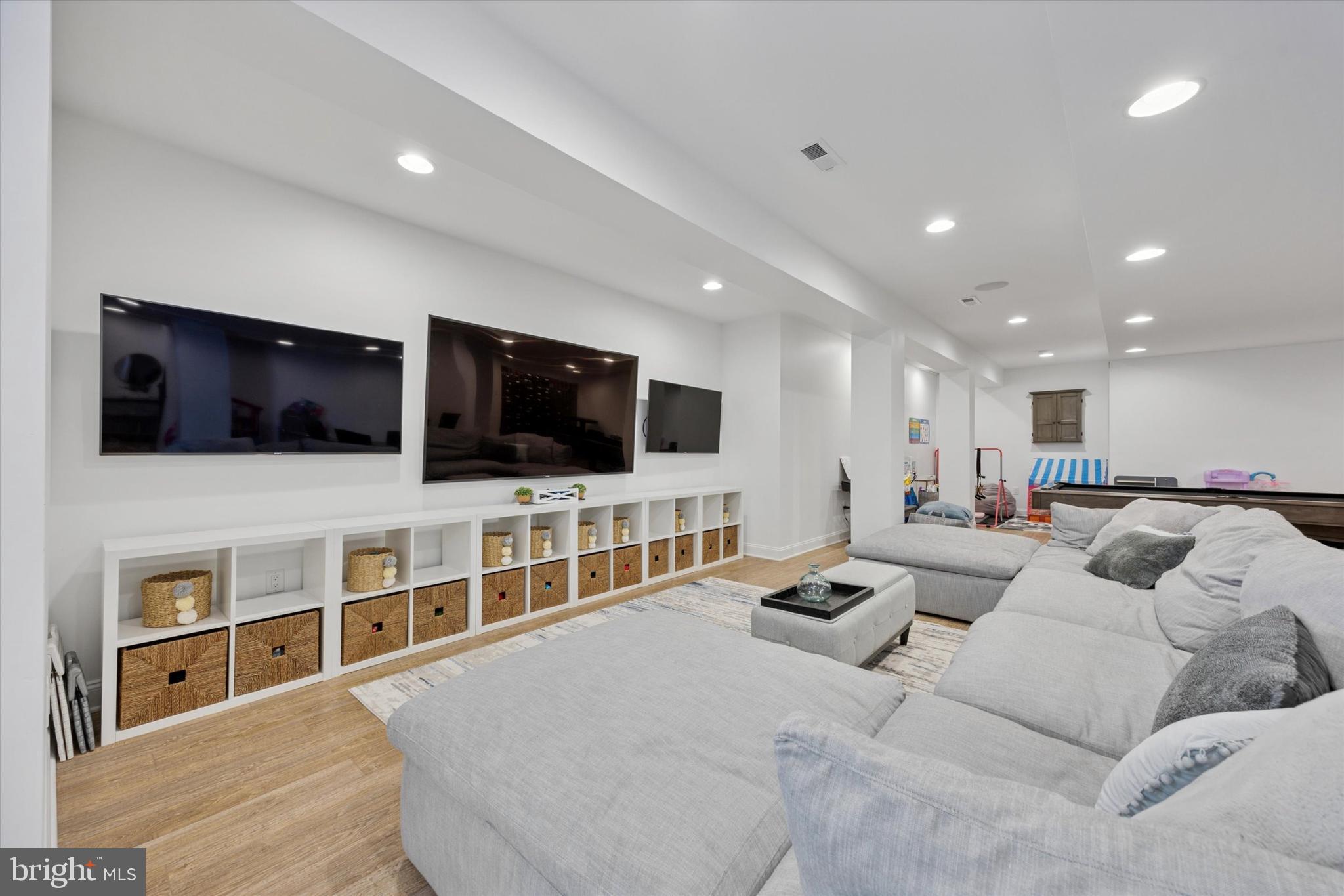 37 STARMONT WAY