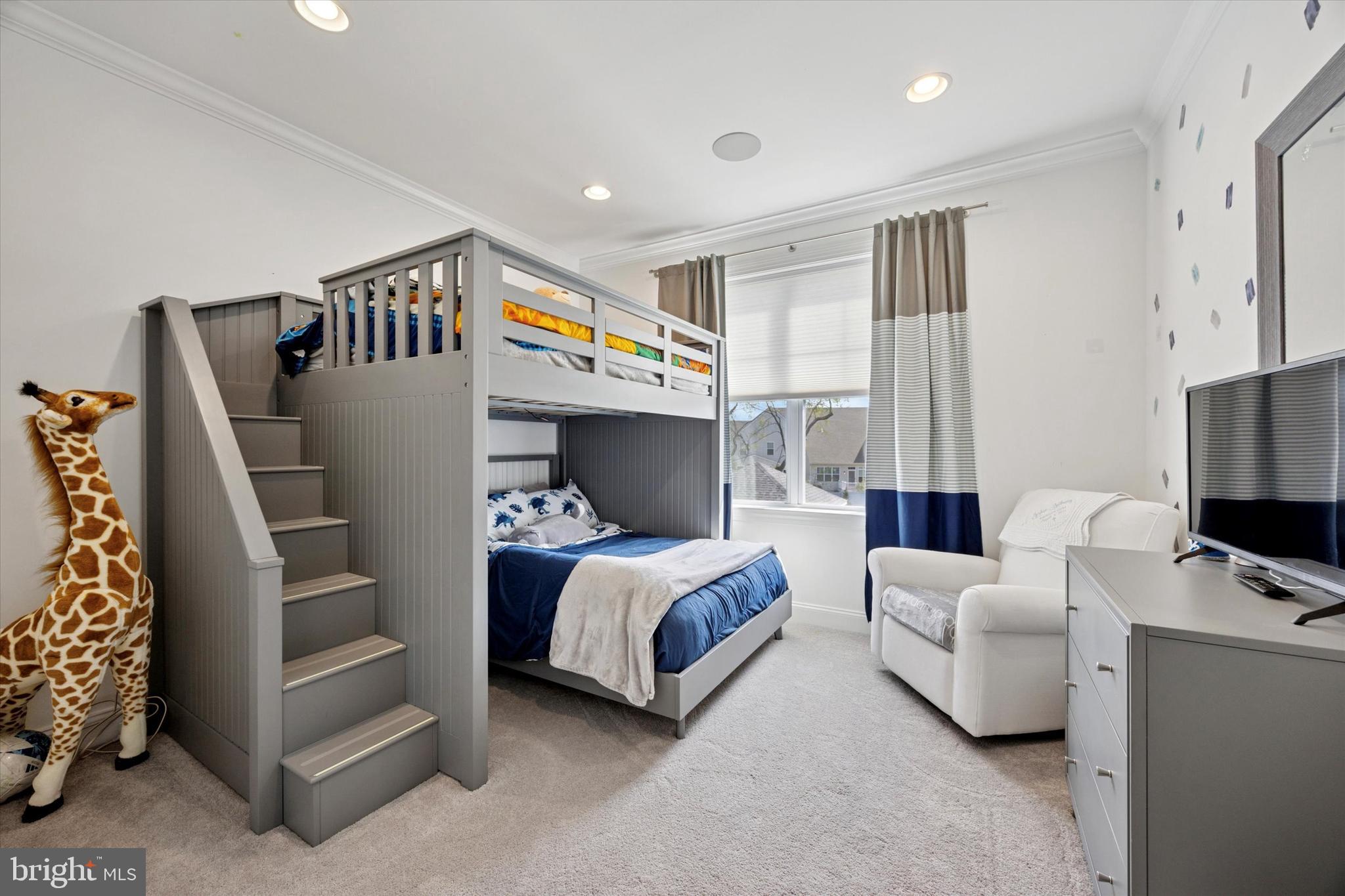 37 STARMONT WAY