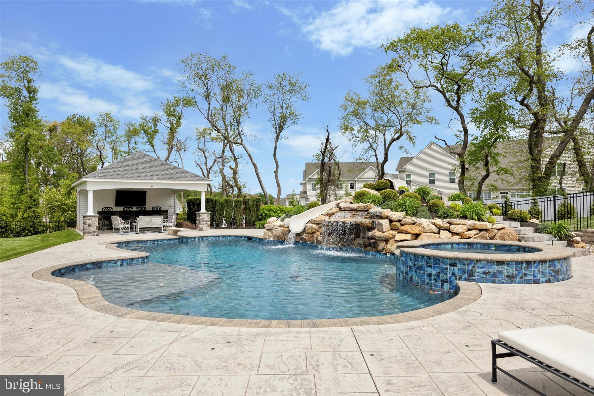 37 STARMONT WAY