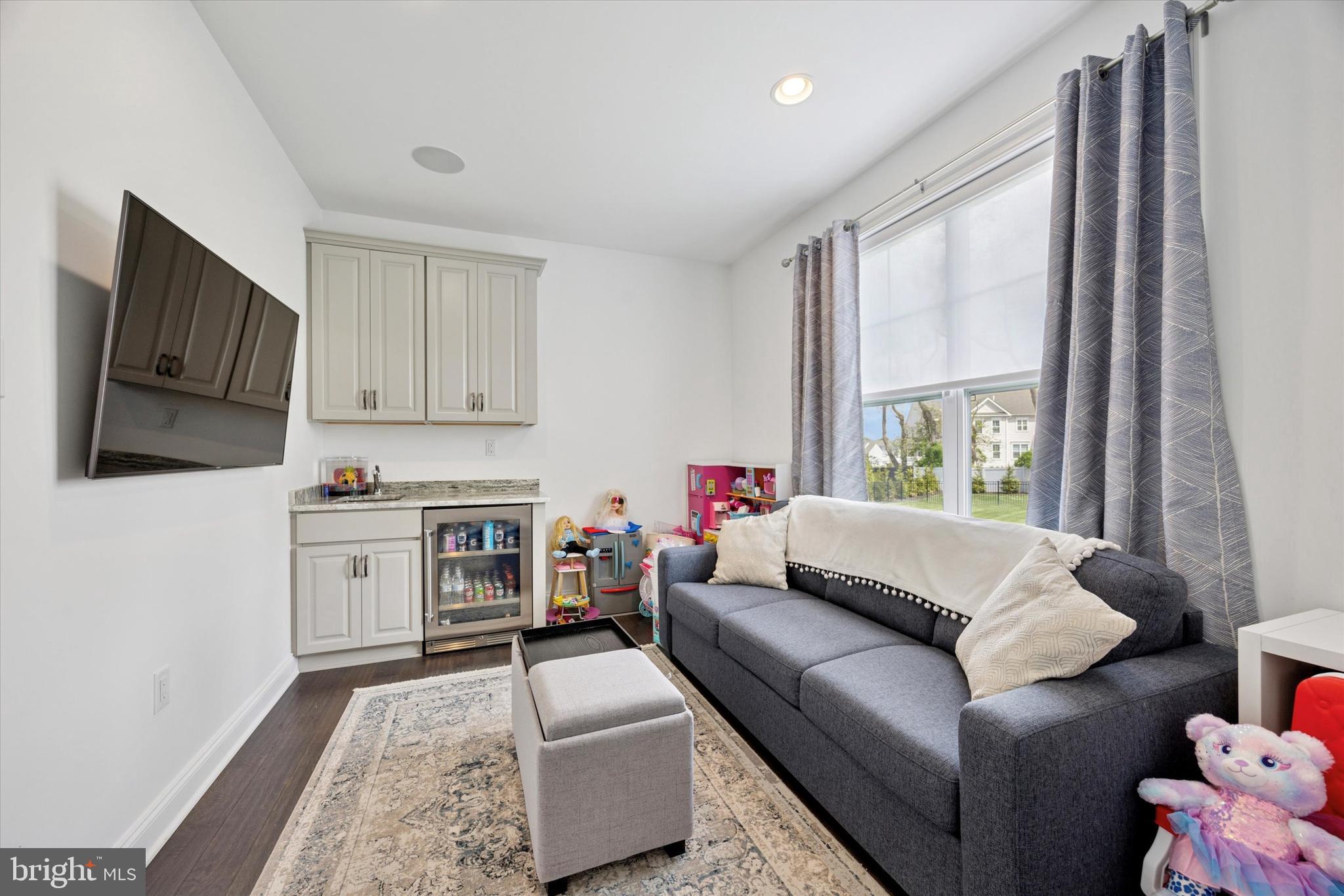 37 STARMONT WAY