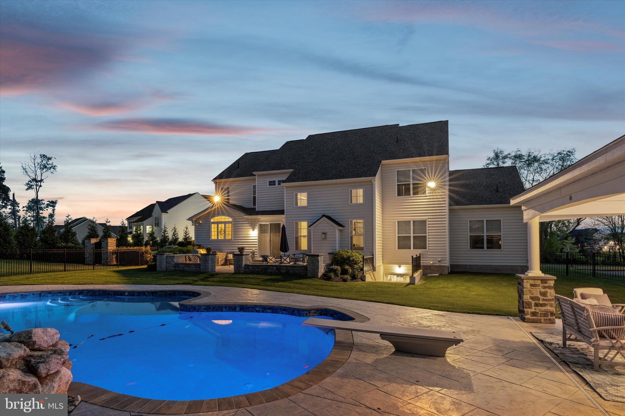 37 STARMONT WAY
