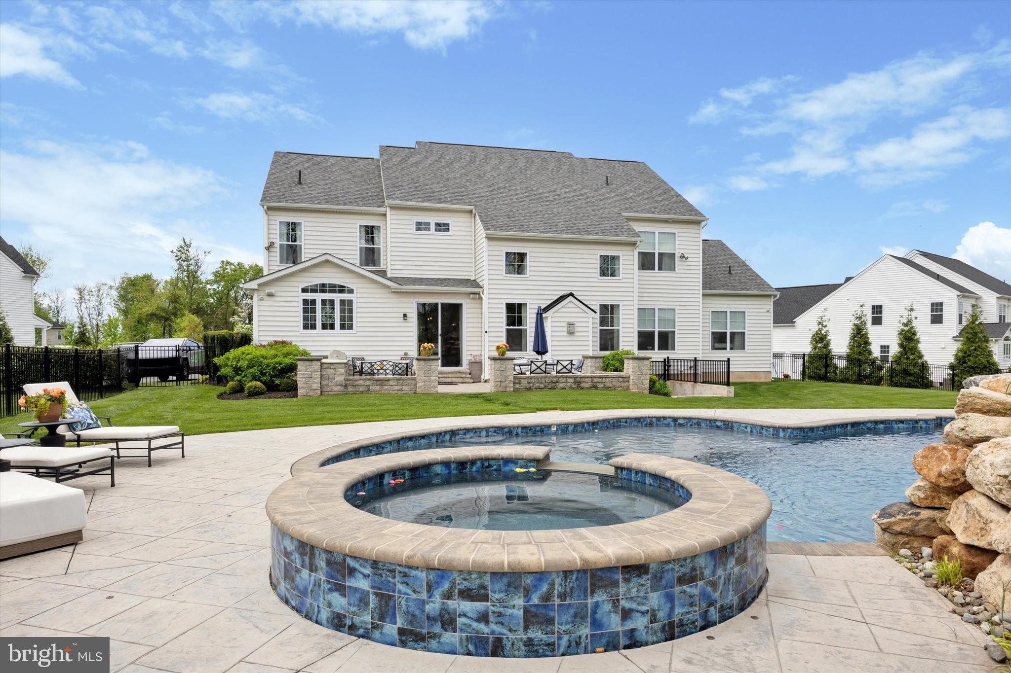 37 STARMONT WAY