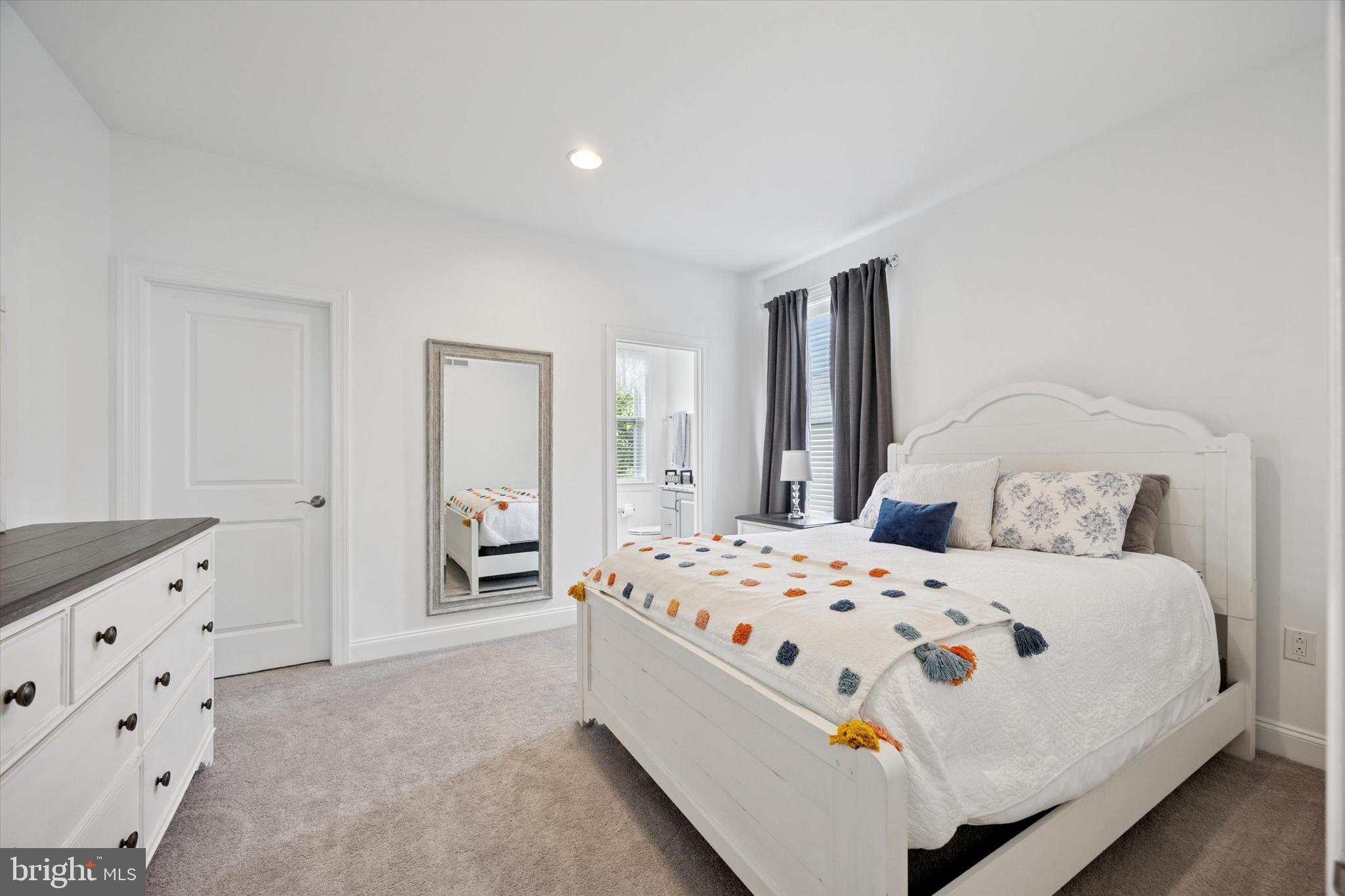 37 STARMONT WAY
