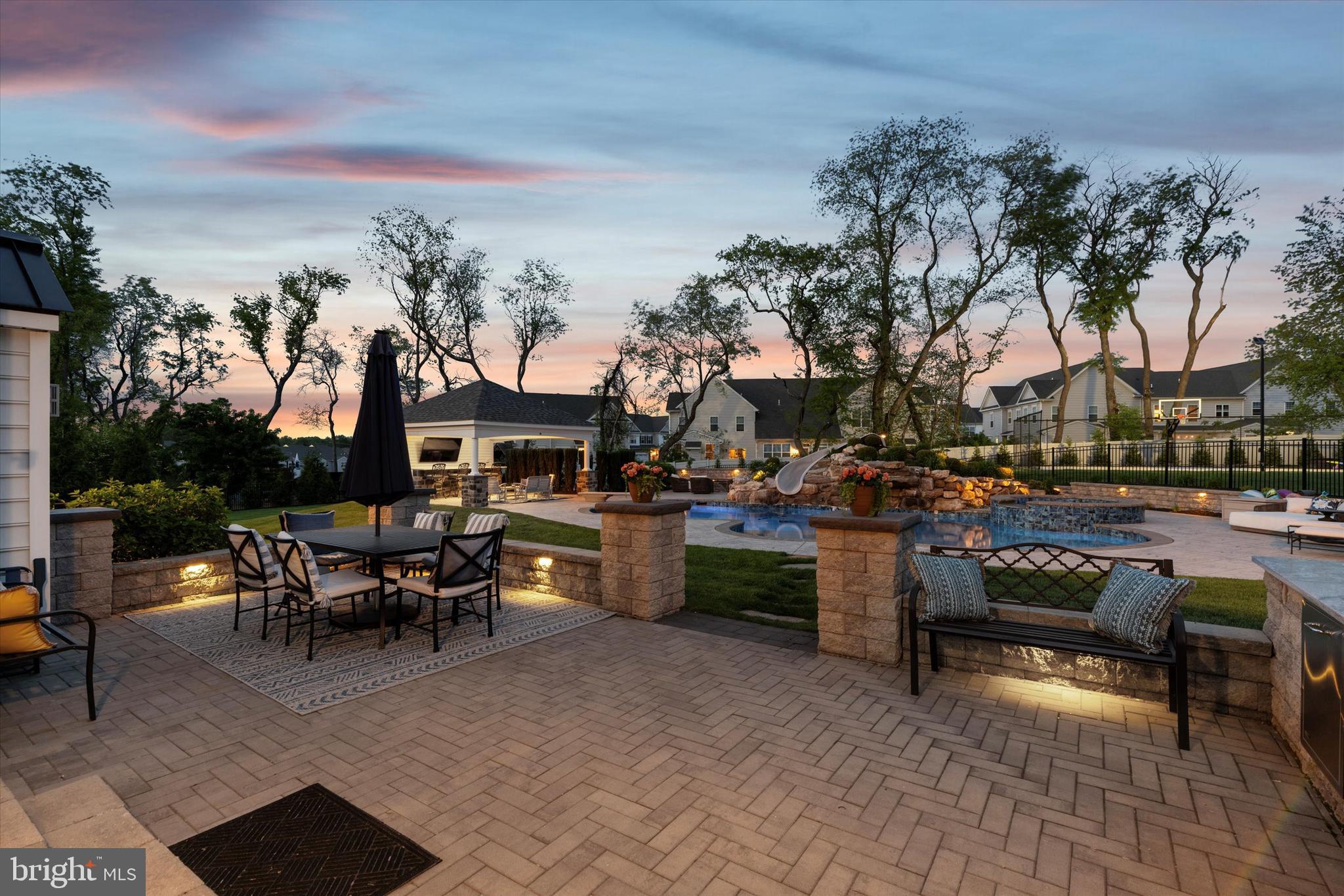 37 STARMONT WAY