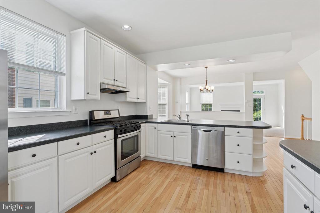 523 BULLOCK STREET 10