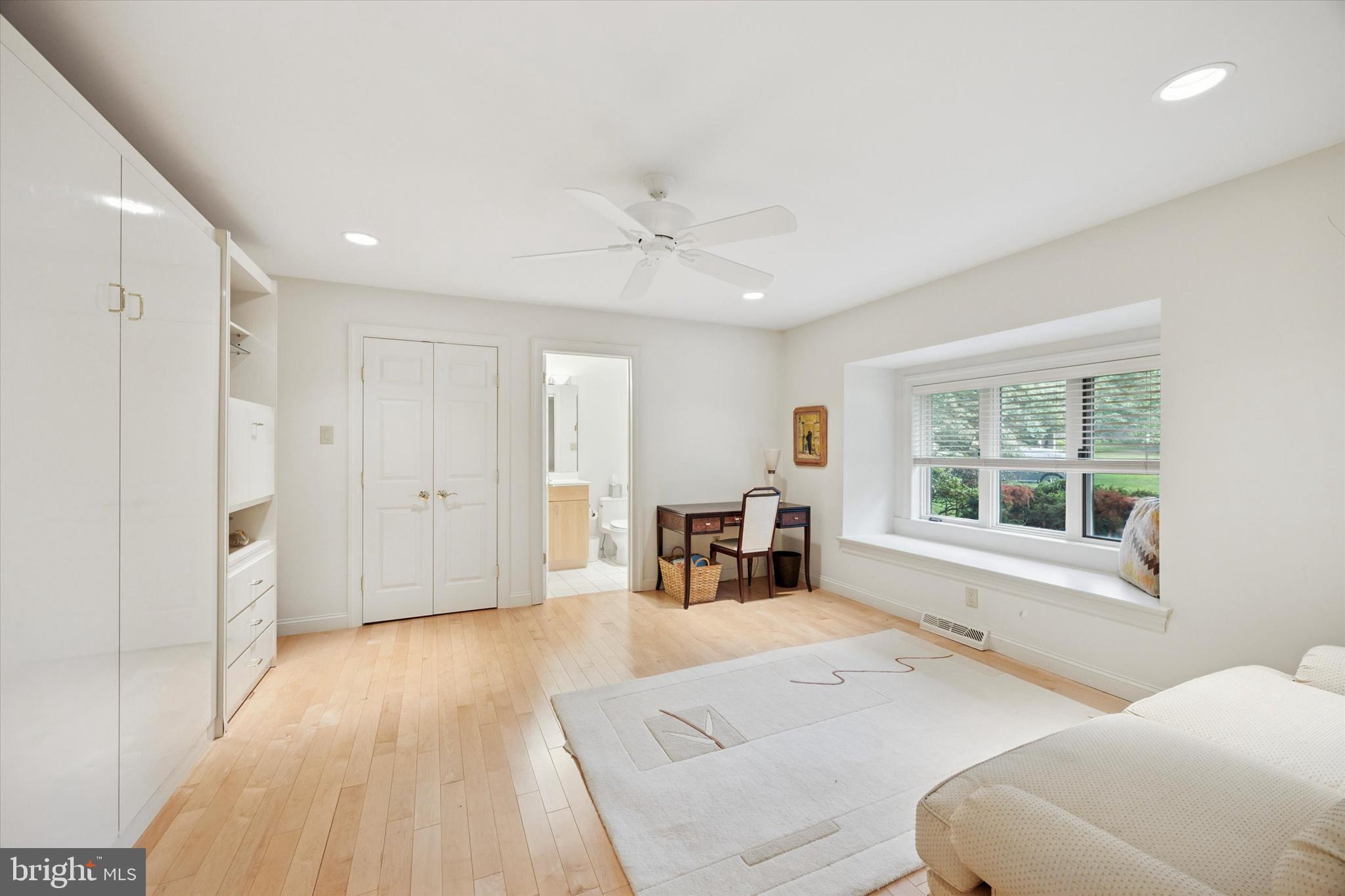 8 FETLOCK LANE