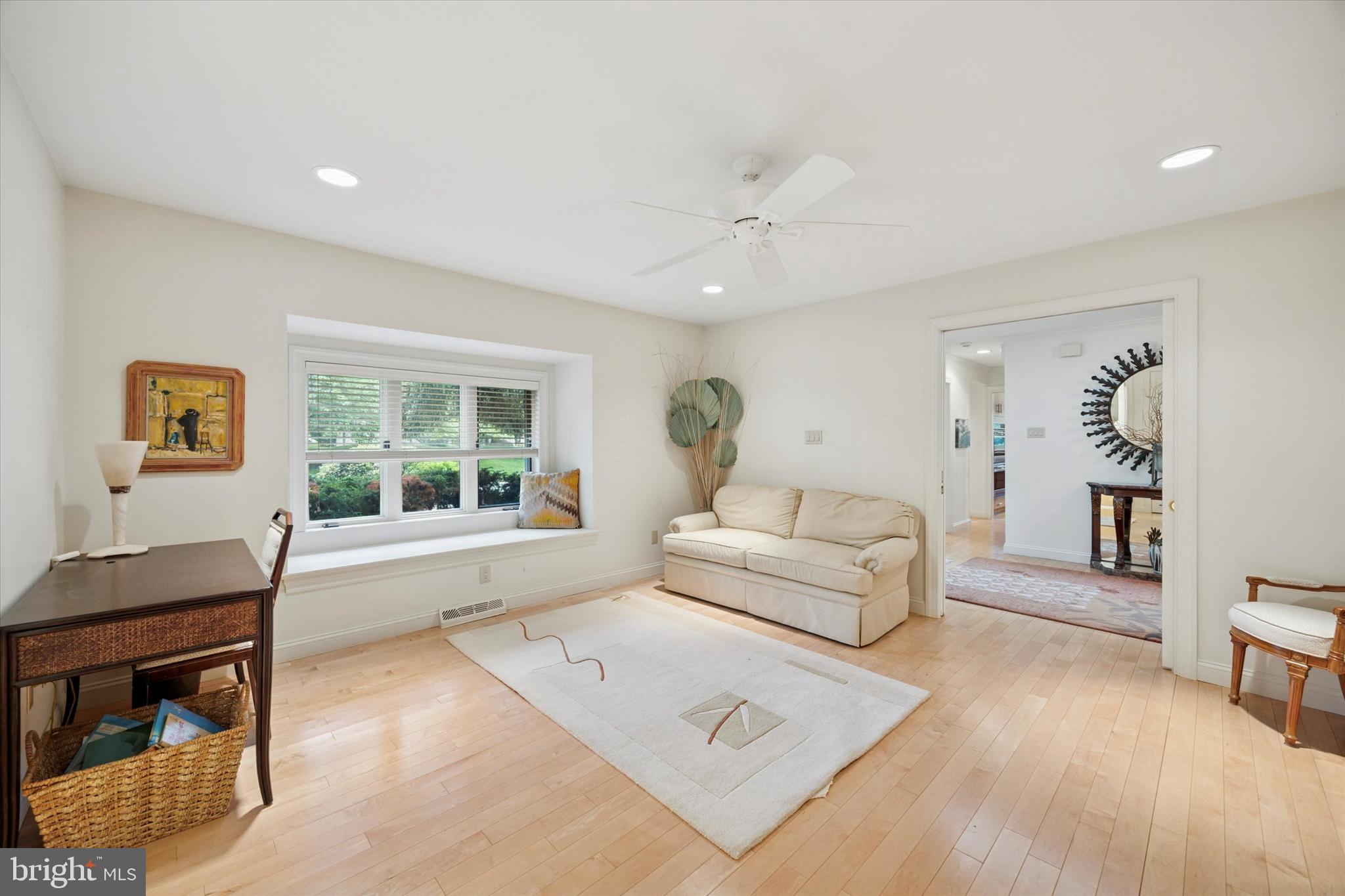 8 FETLOCK LANE
