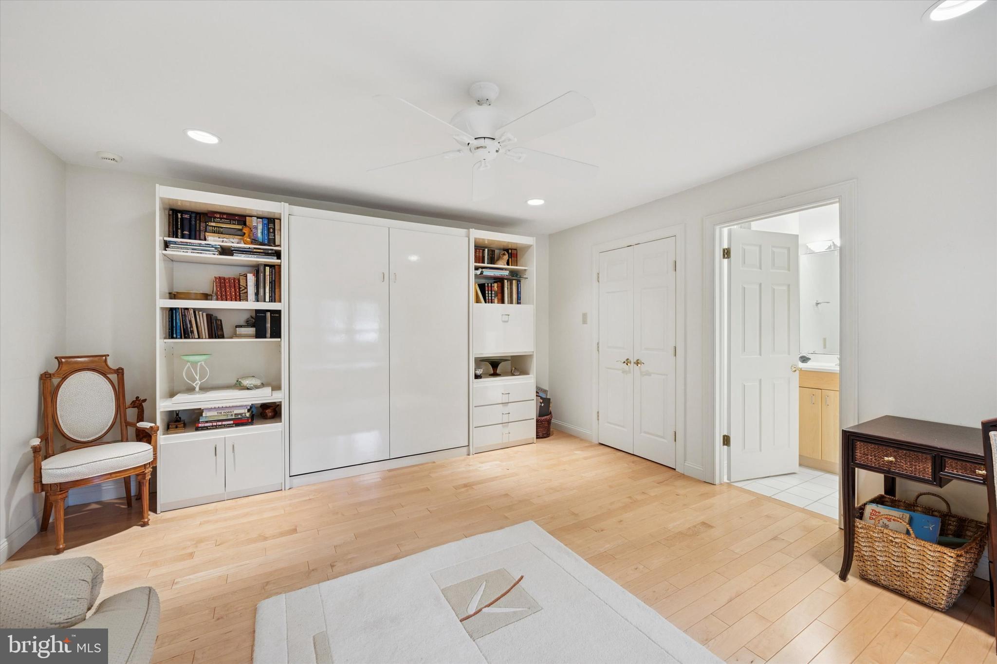8 FETLOCK LANE