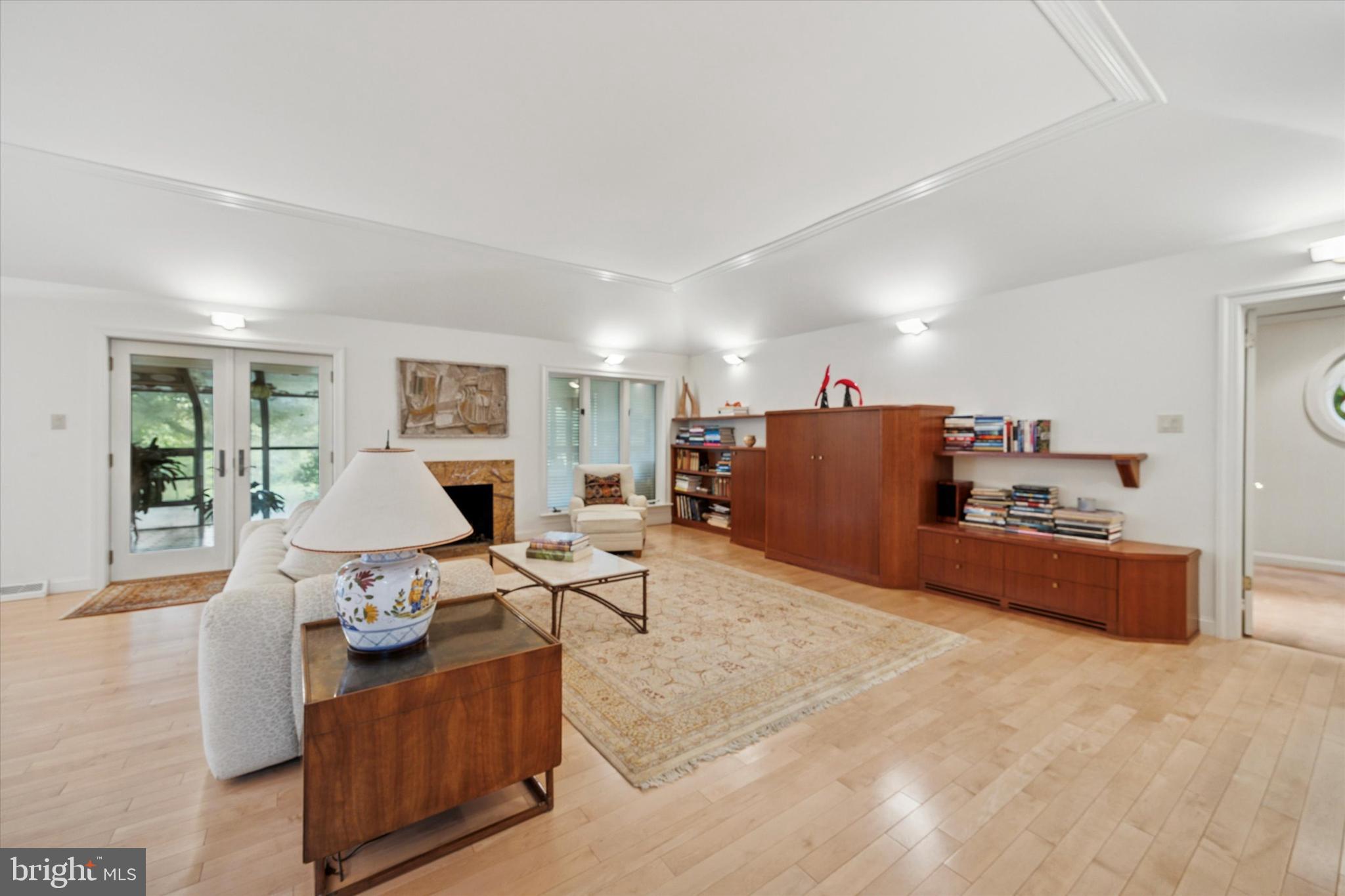8 FETLOCK LANE