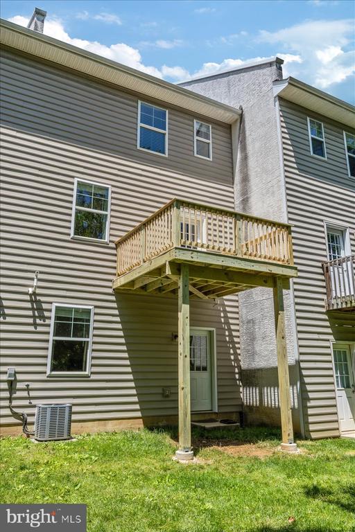 605 APPLE STREET