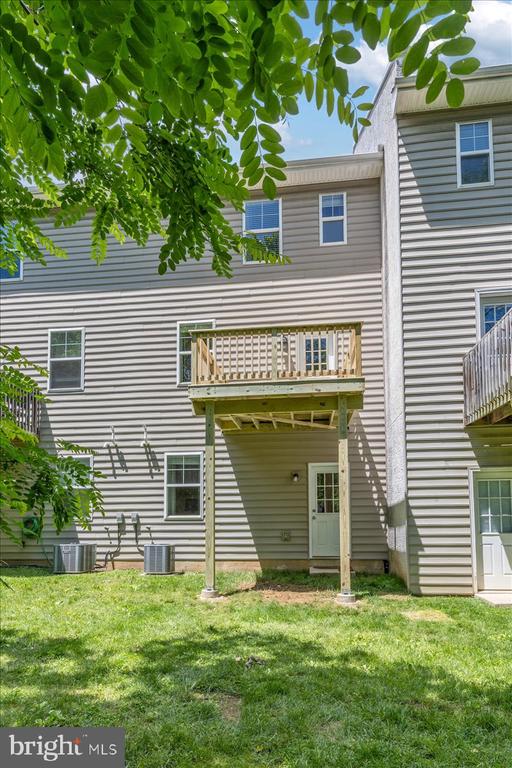605 APPLE STREET