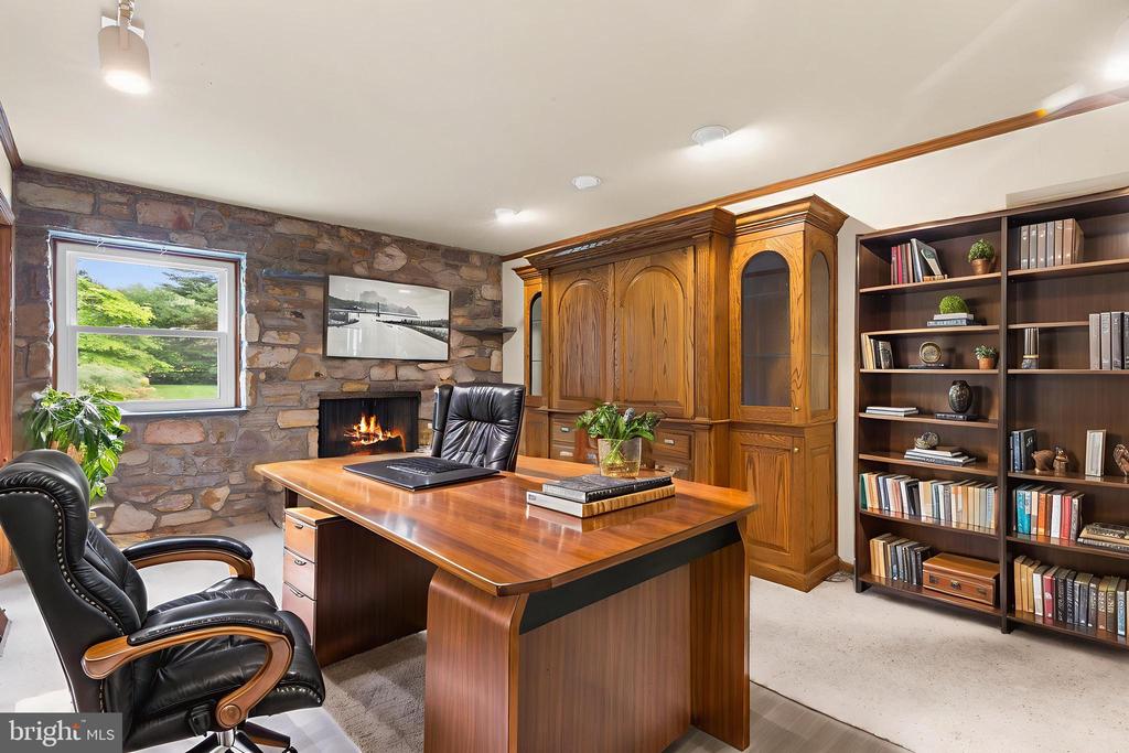 1322 CROSBY DRIVE