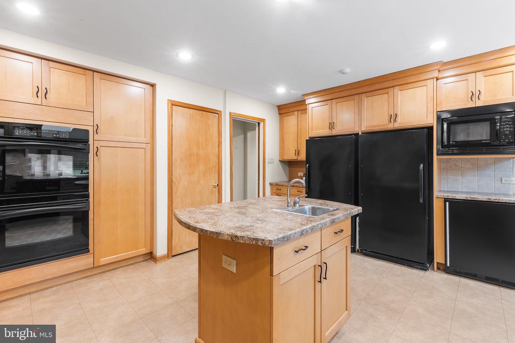 1322 CROSBY DRIVE