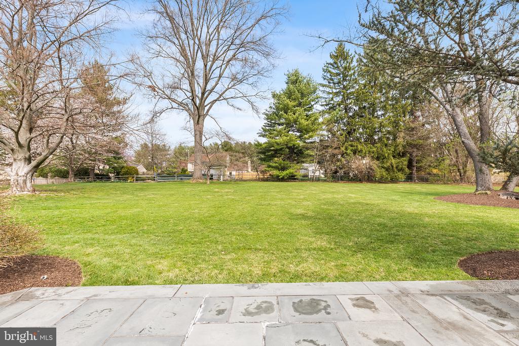 1322 CROSBY DRIVE
