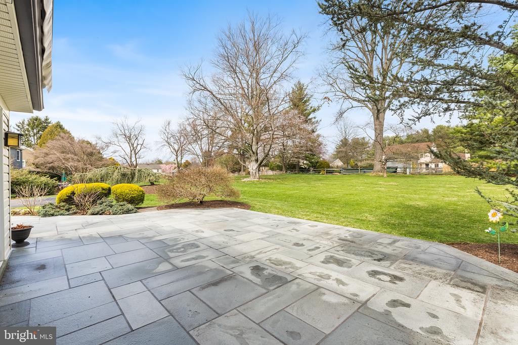 1322 CROSBY DRIVE