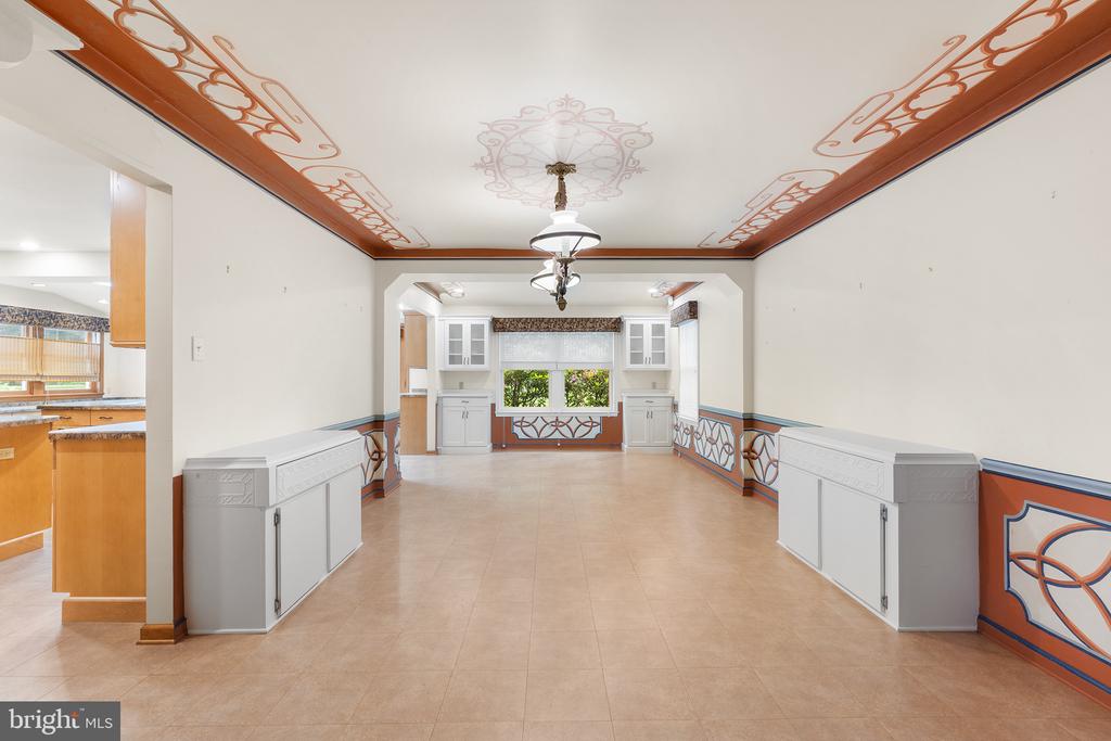 1322 CROSBY DRIVE