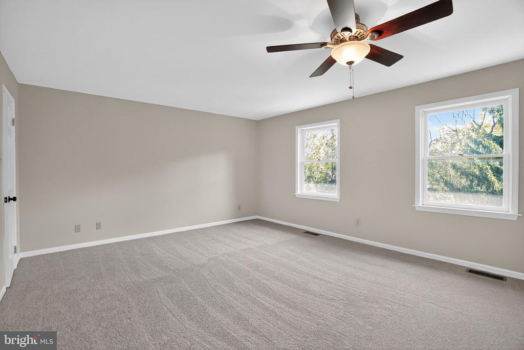 3929 SENECA COURT
