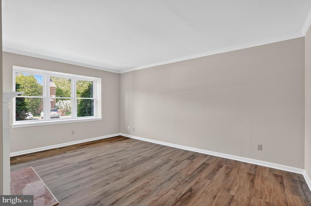 3929 SENECA COURT