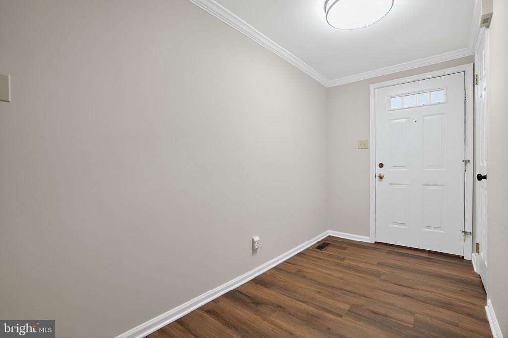 3929 SENECA COURT