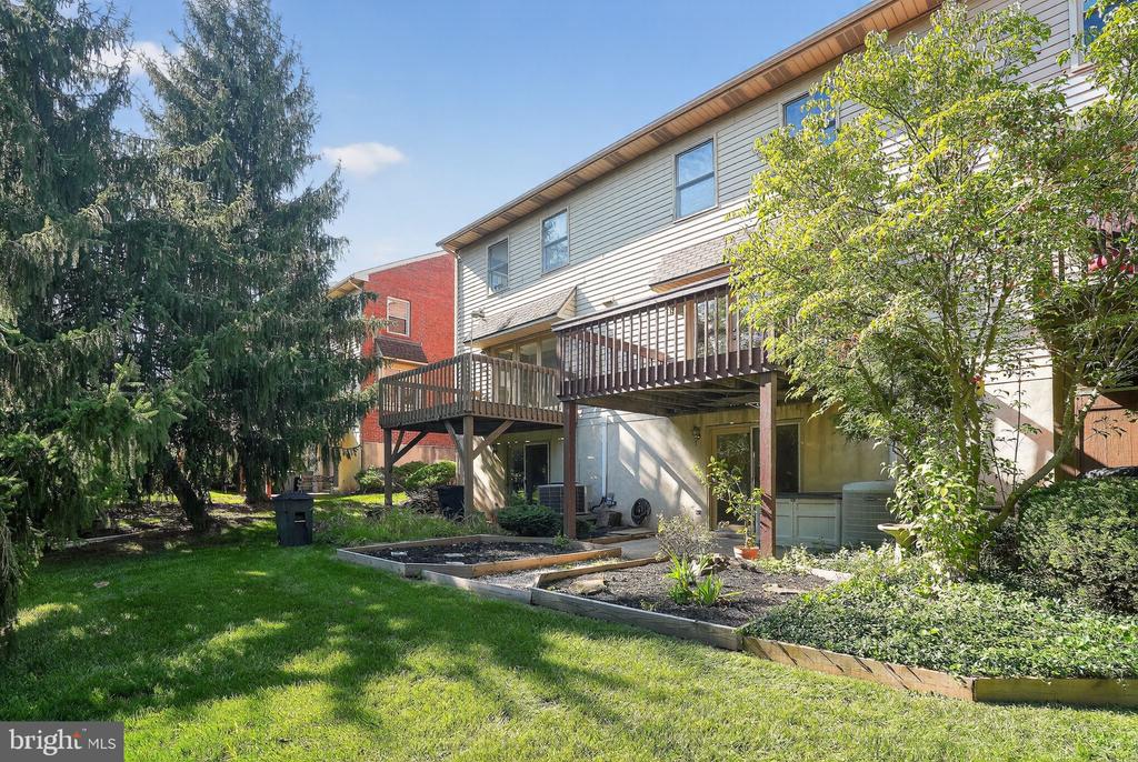 3929 SENECA COURT