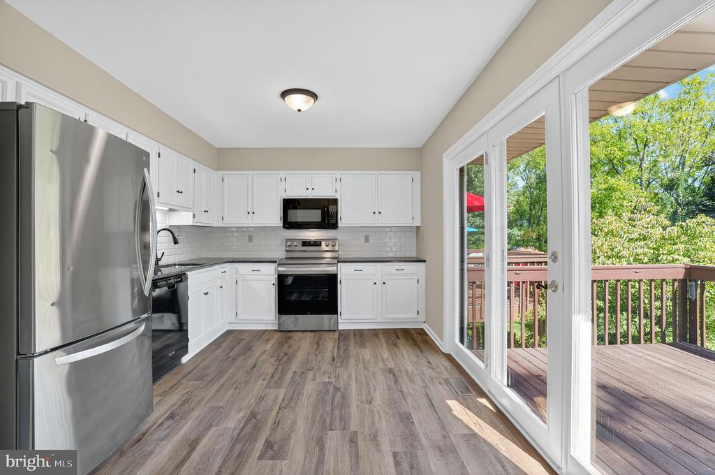 3929 SENECA COURT