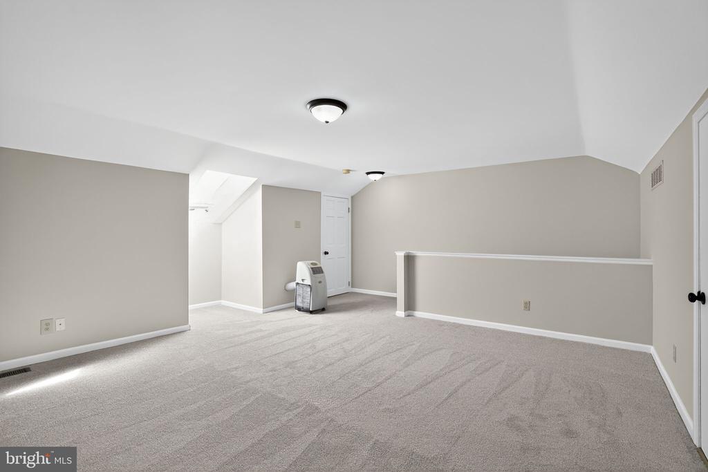 3929 SENECA COURT