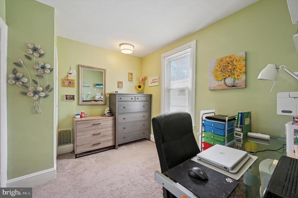 926 BRADFIELD ROAD