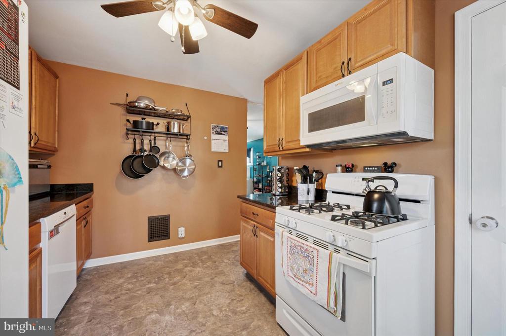 926 BRADFIELD ROAD