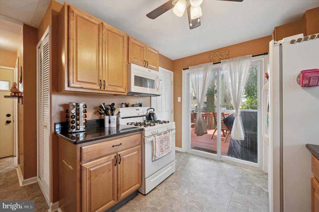 926 BRADFIELD ROAD