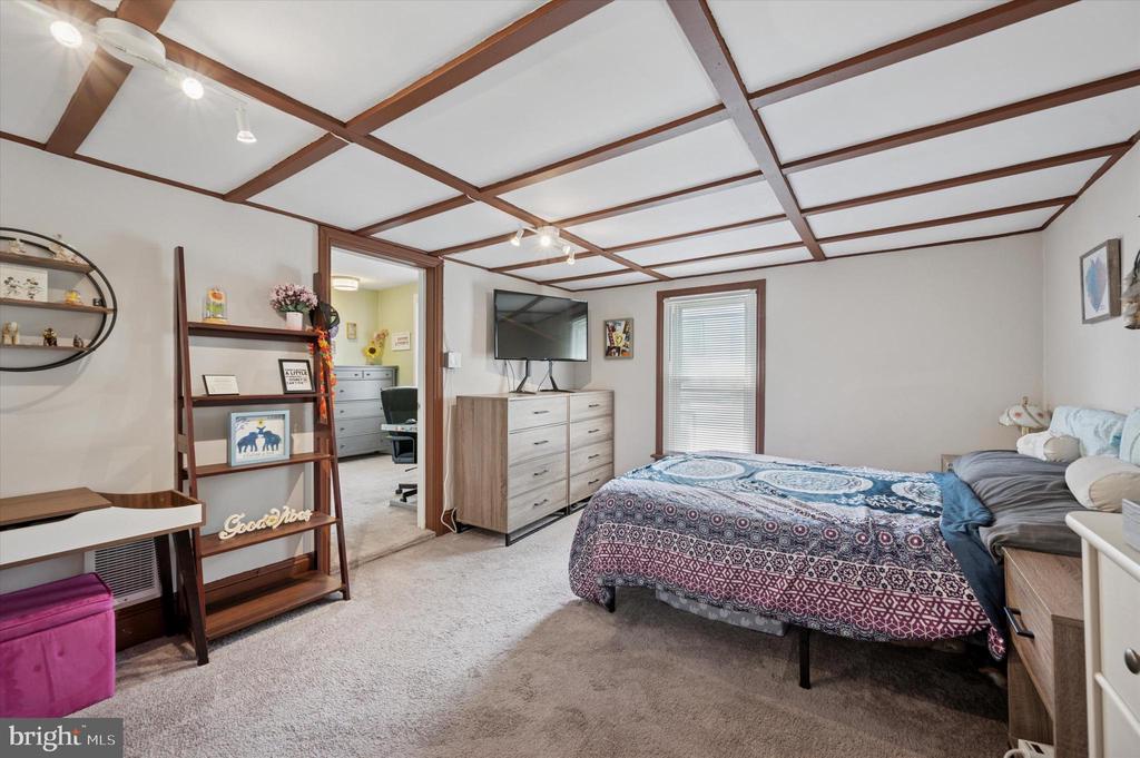 926 BRADFIELD ROAD