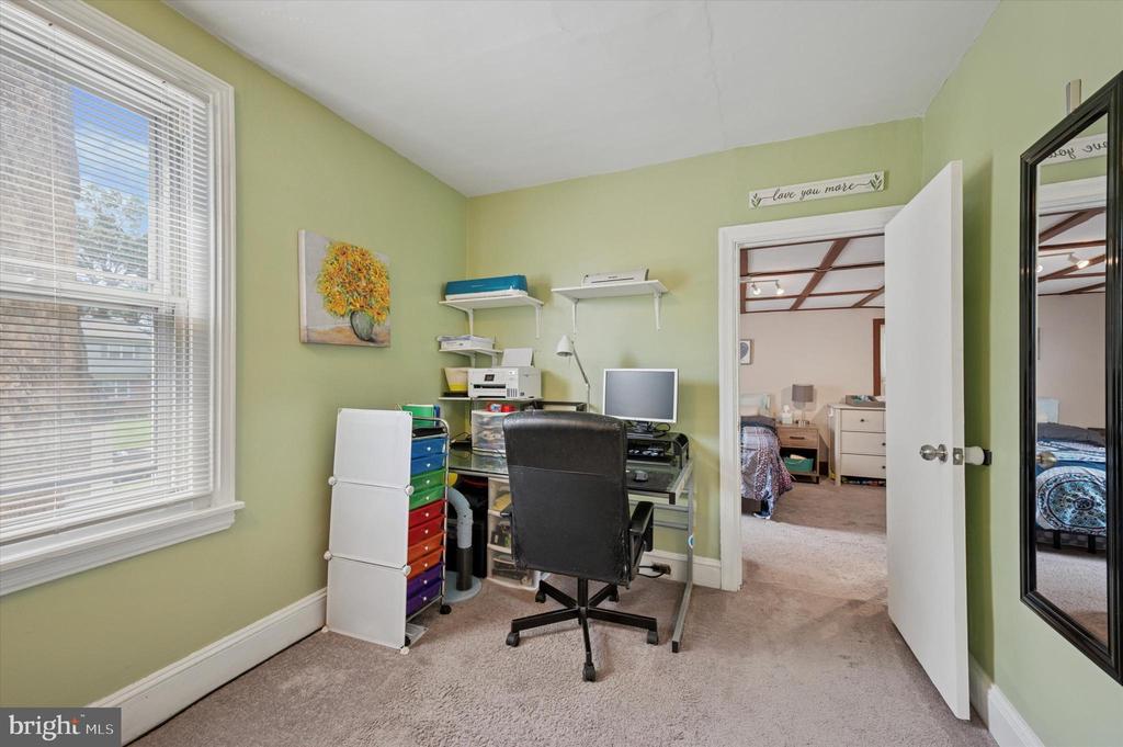 926 BRADFIELD ROAD